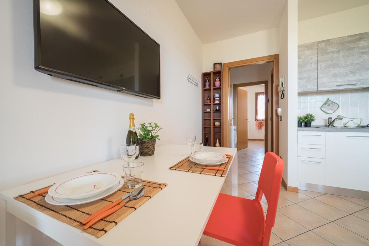 Gardappartamenti Cascinale Pool Desenzano del Garda Esterno foto