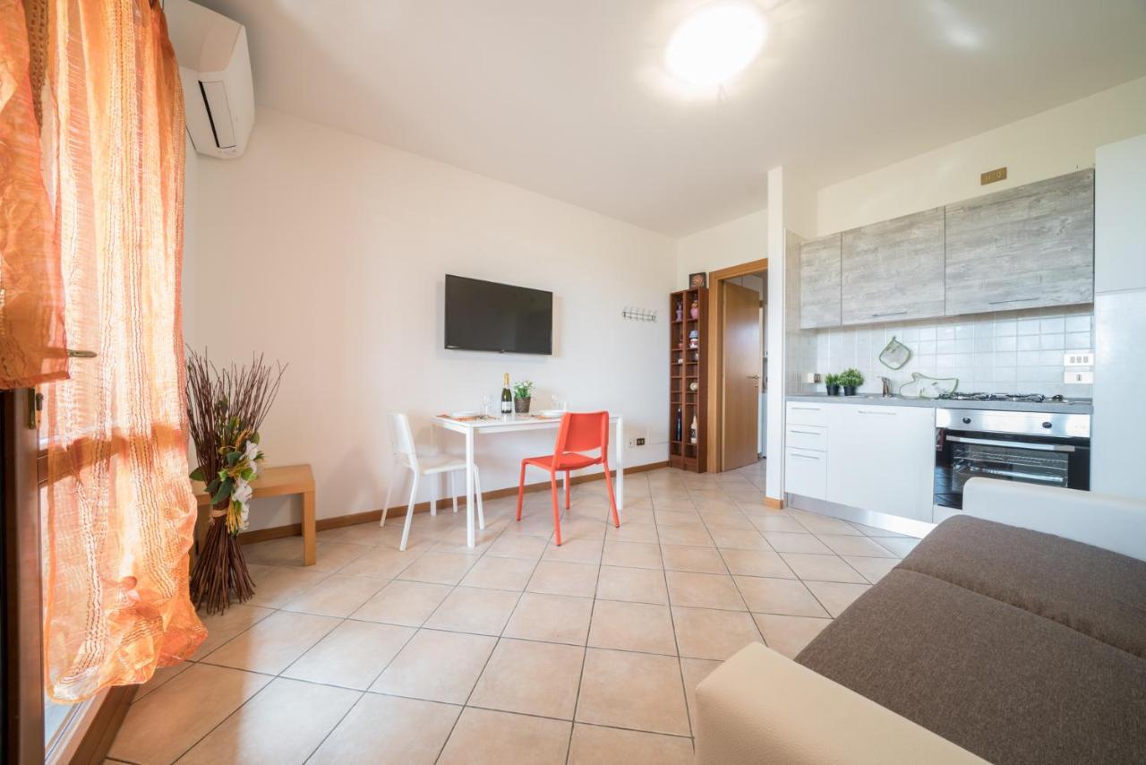 Gardappartamenti Cascinale Pool Desenzano del Garda Esterno foto