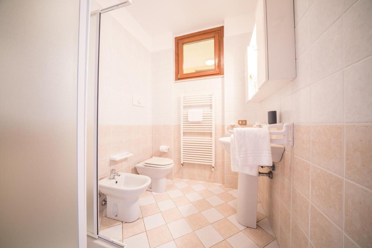Gardappartamenti Cascinale Pool Desenzano del Garda Esterno foto